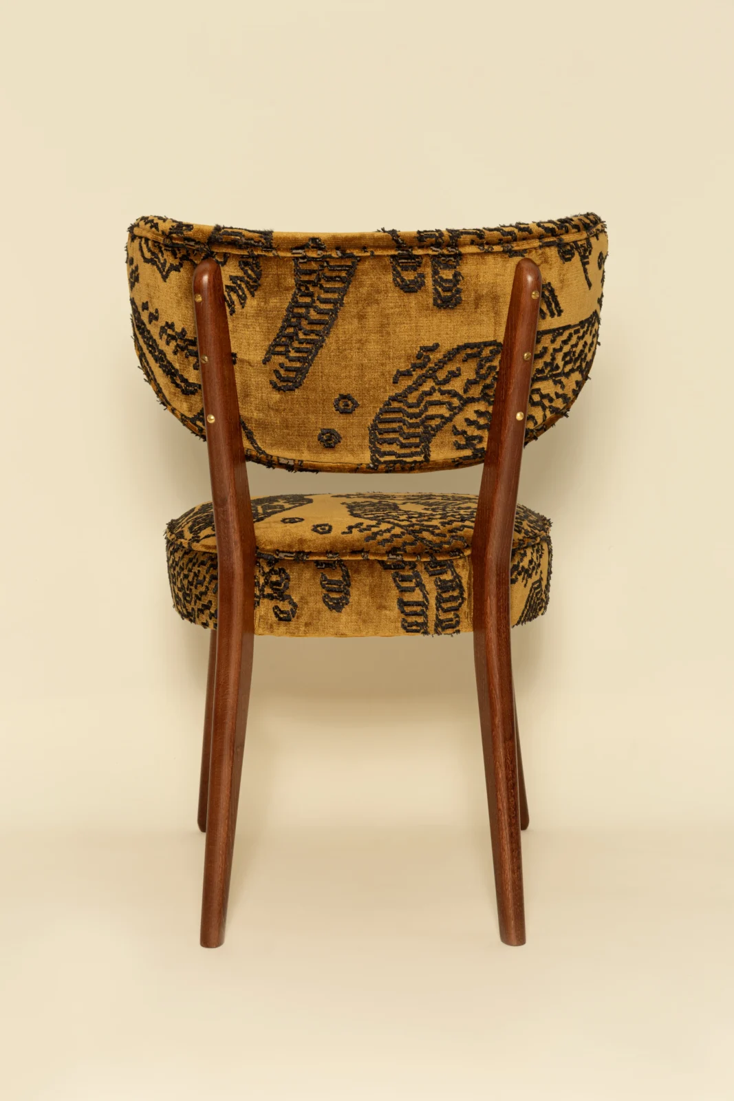 Vintola Dining Chair, Tiger Mountain Velvet - Dedar, Walnut Wood — 3