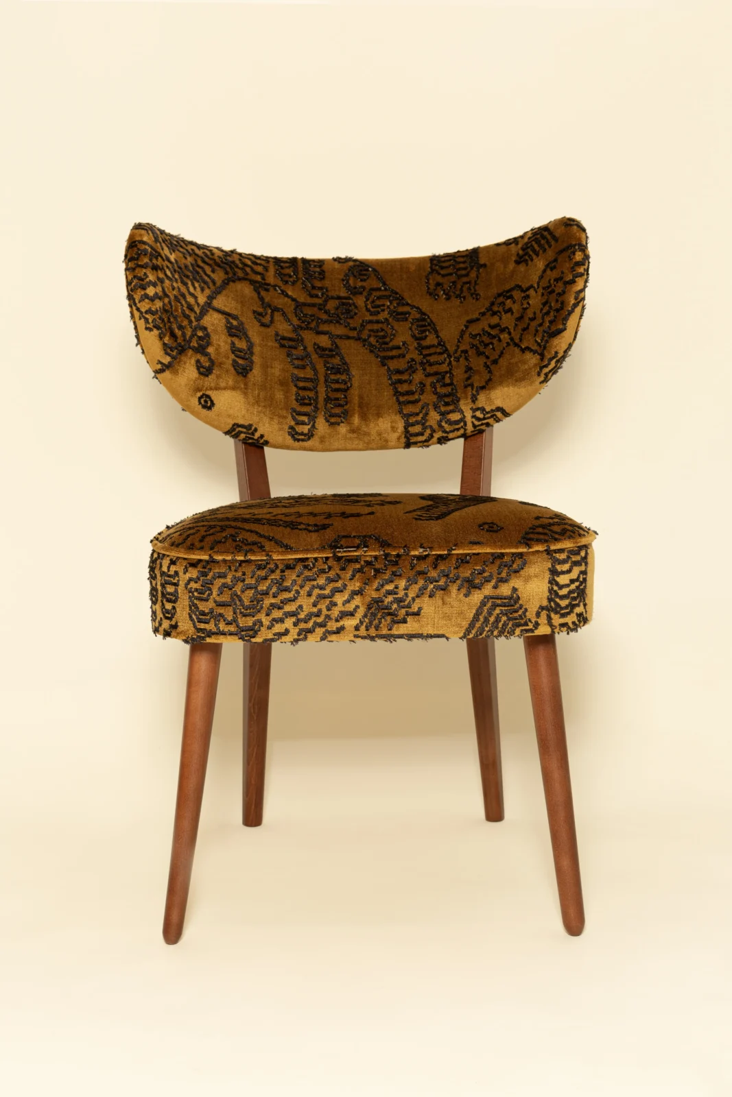 Vintola Dining Chair, Tiger Mountain Velvet - Dedar, Walnut Wood — 2