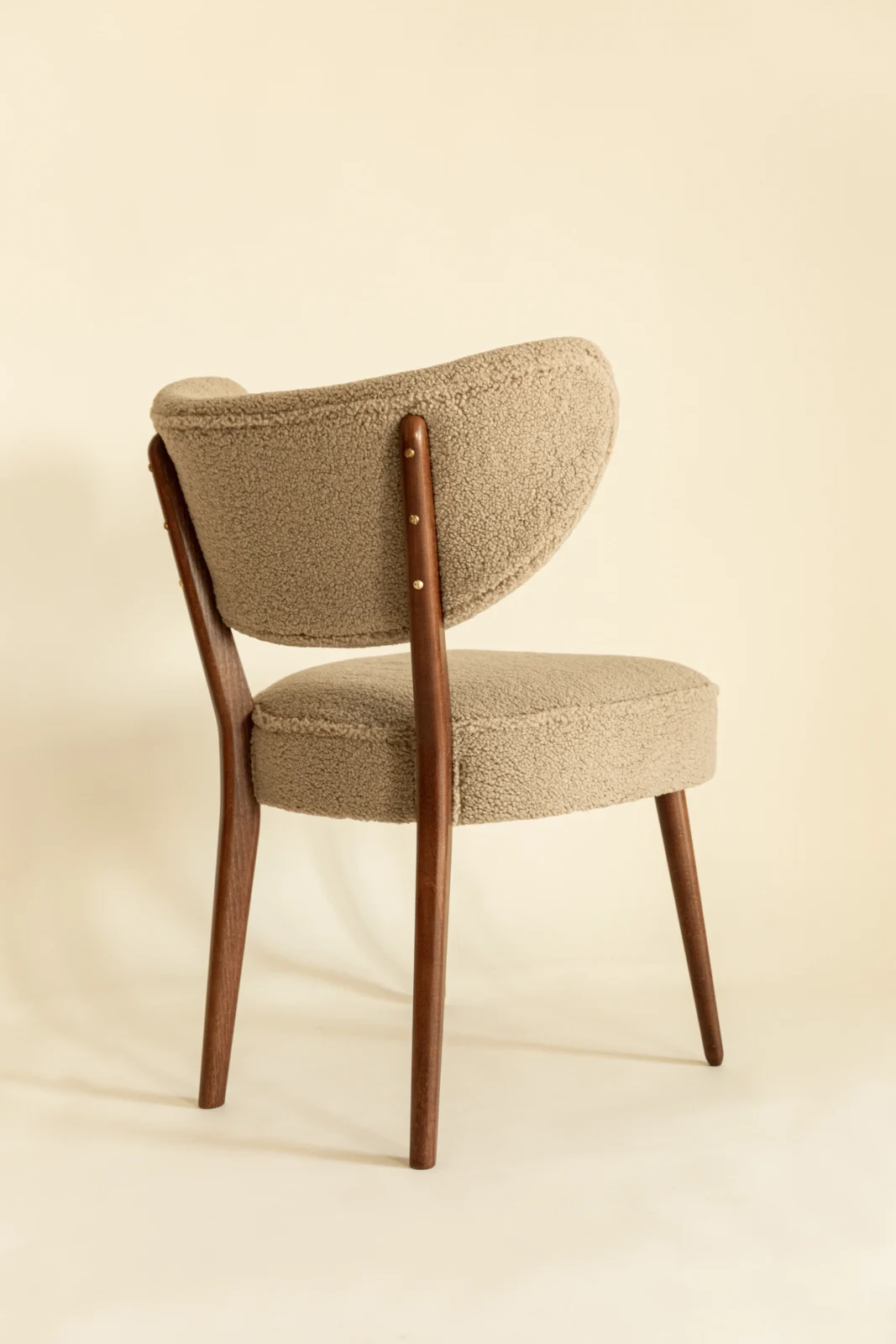 Vintola Dining Chair, Camel Boucle, Walnut Wood, Vintola Studio — 3