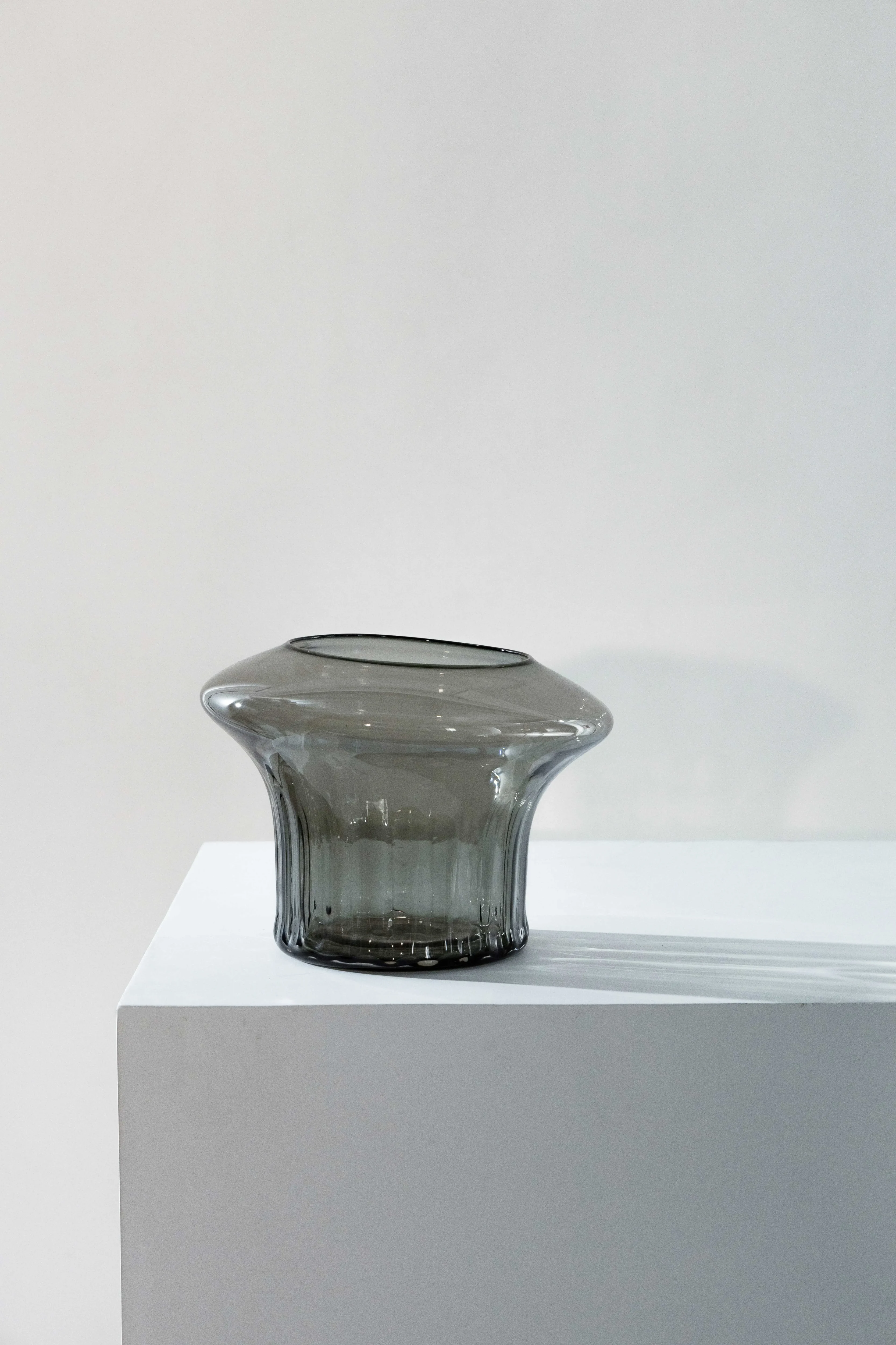 Silice III 15 mouth-blown glass vase by Peca Mobiliario