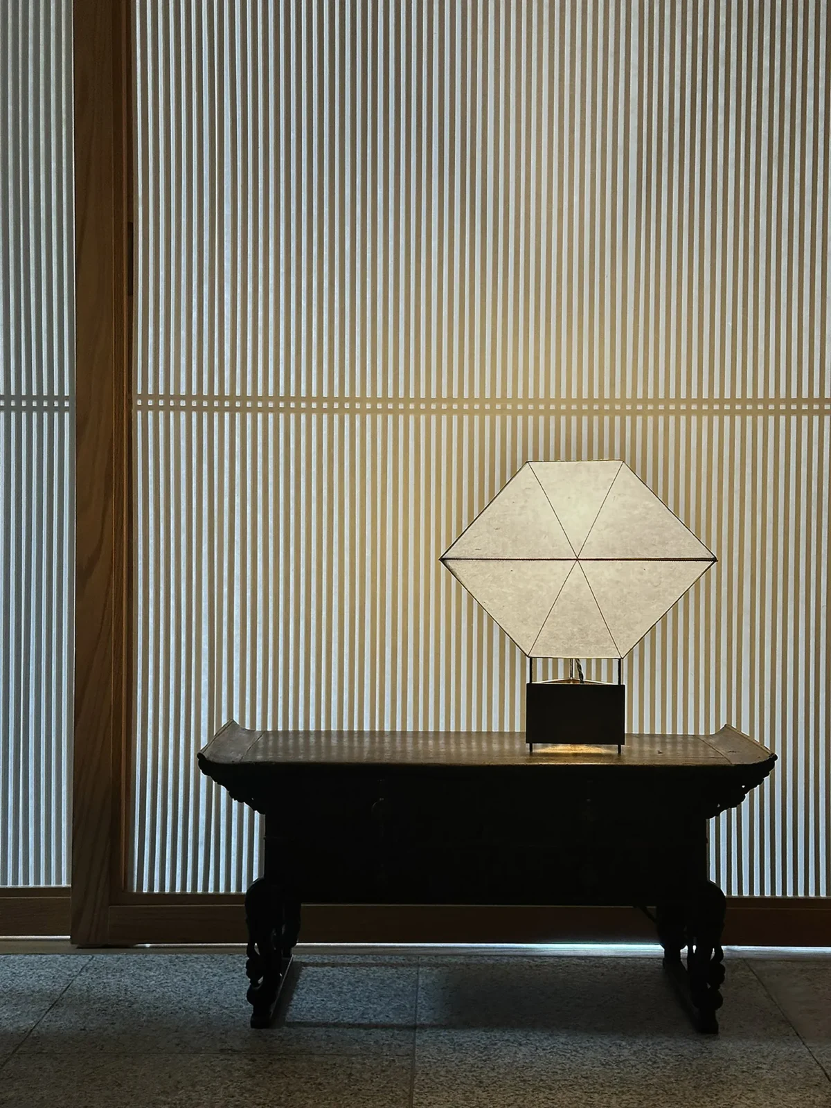 Biiit 005 Table Lamp In Paper And Brass — 2