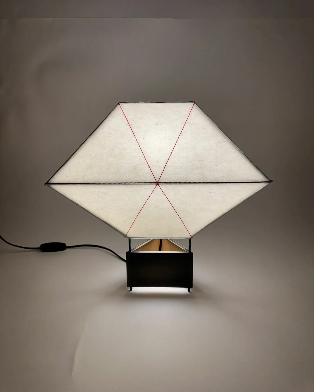 Biiit 005 Table Lamp In Paper And Brass — 3