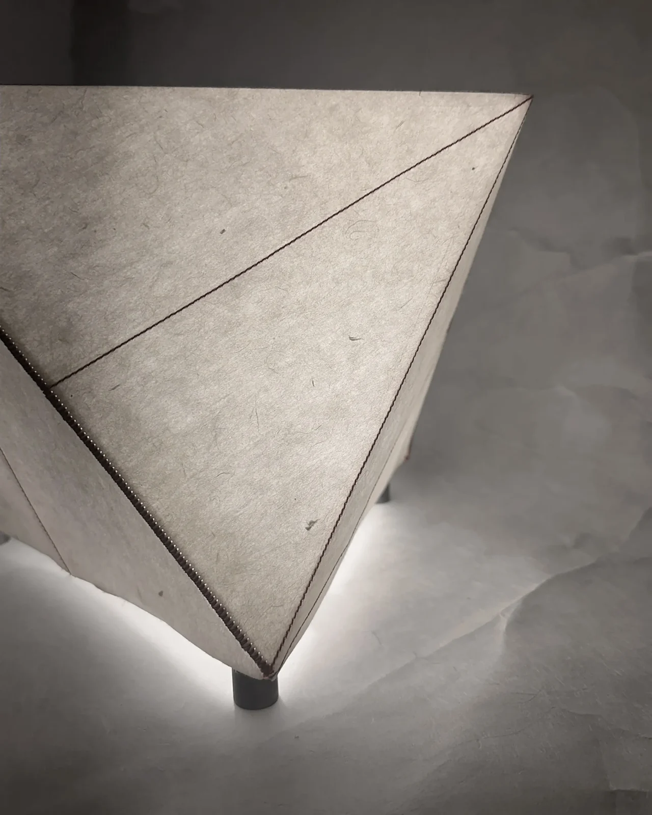 Biiit 006 Table Lamp In Paper And Brass — 10