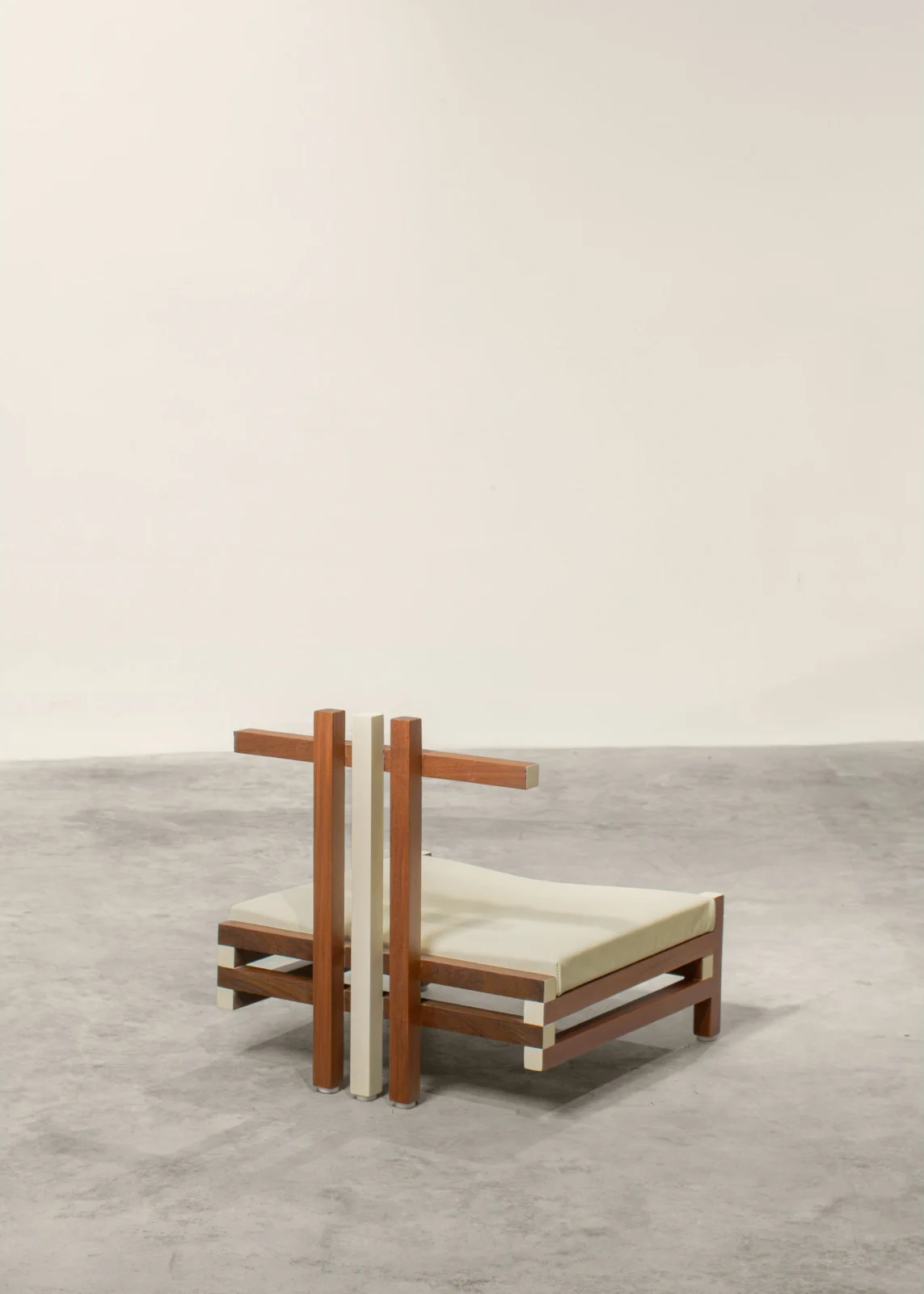 Amigo Floor Stool — 3