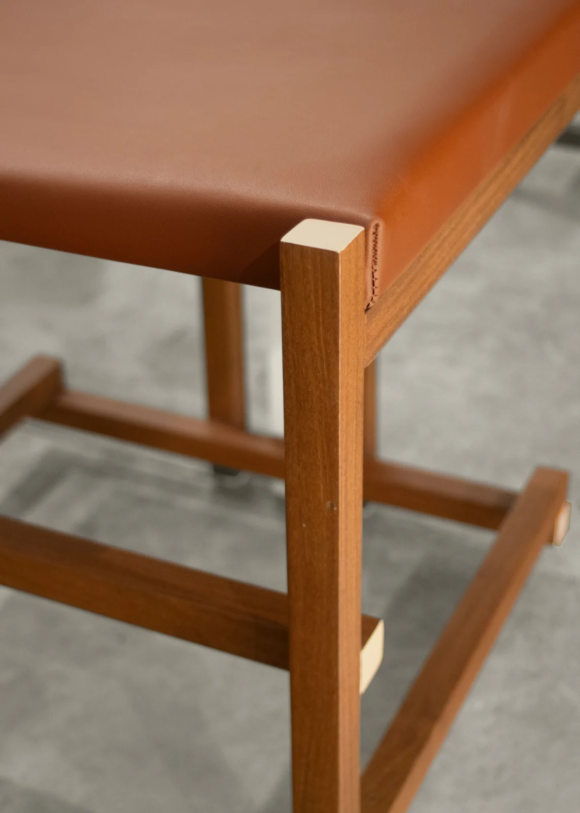 Amigo Standard Stool — 4