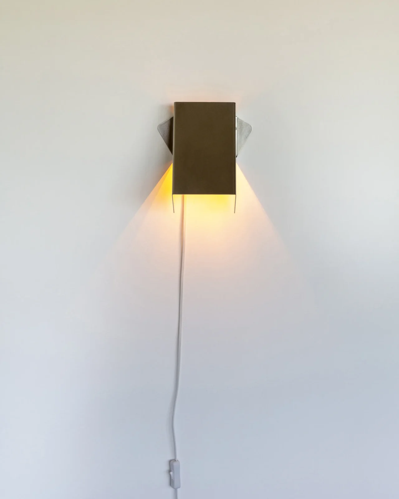 Versa Wall Sconce In Stainless Steel — 3