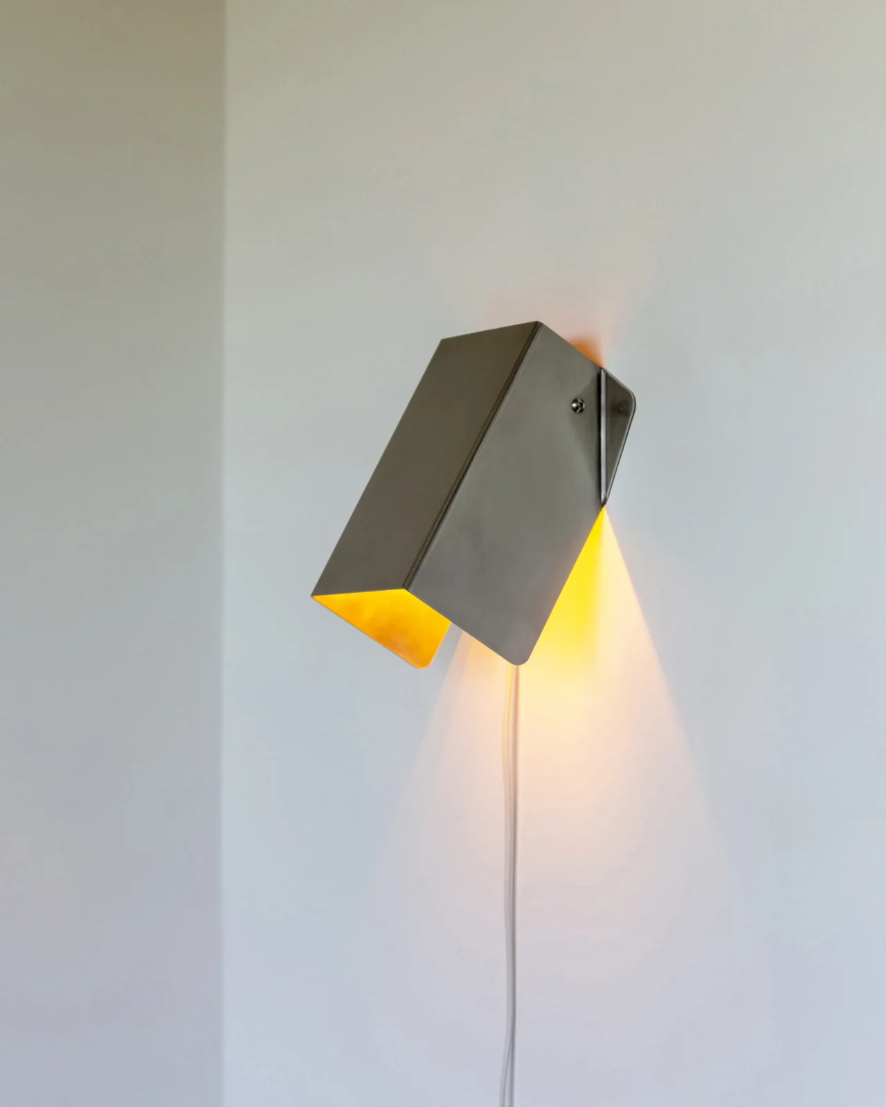 Versa Wall Sconce In Stainless Steel — 2