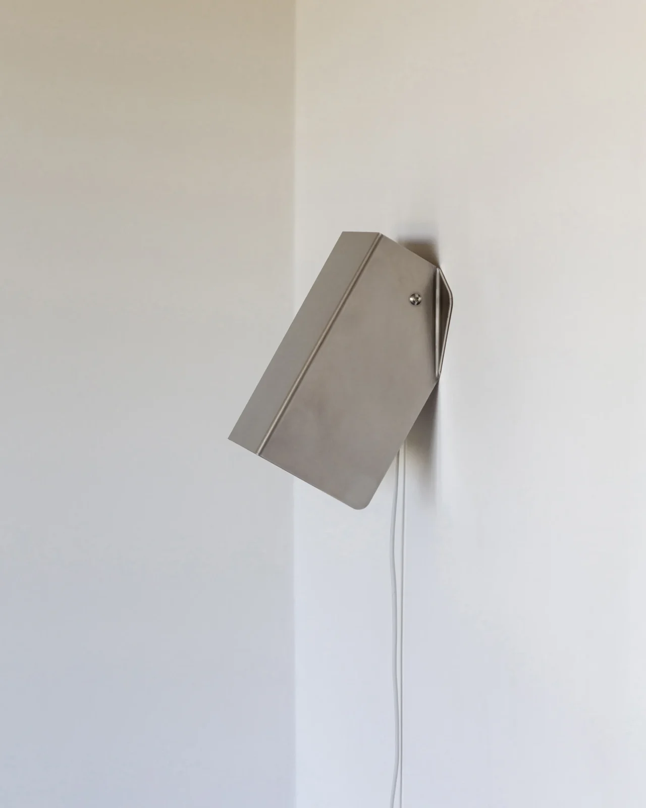 Versa Wall Sconce In Stainless Steel — 7