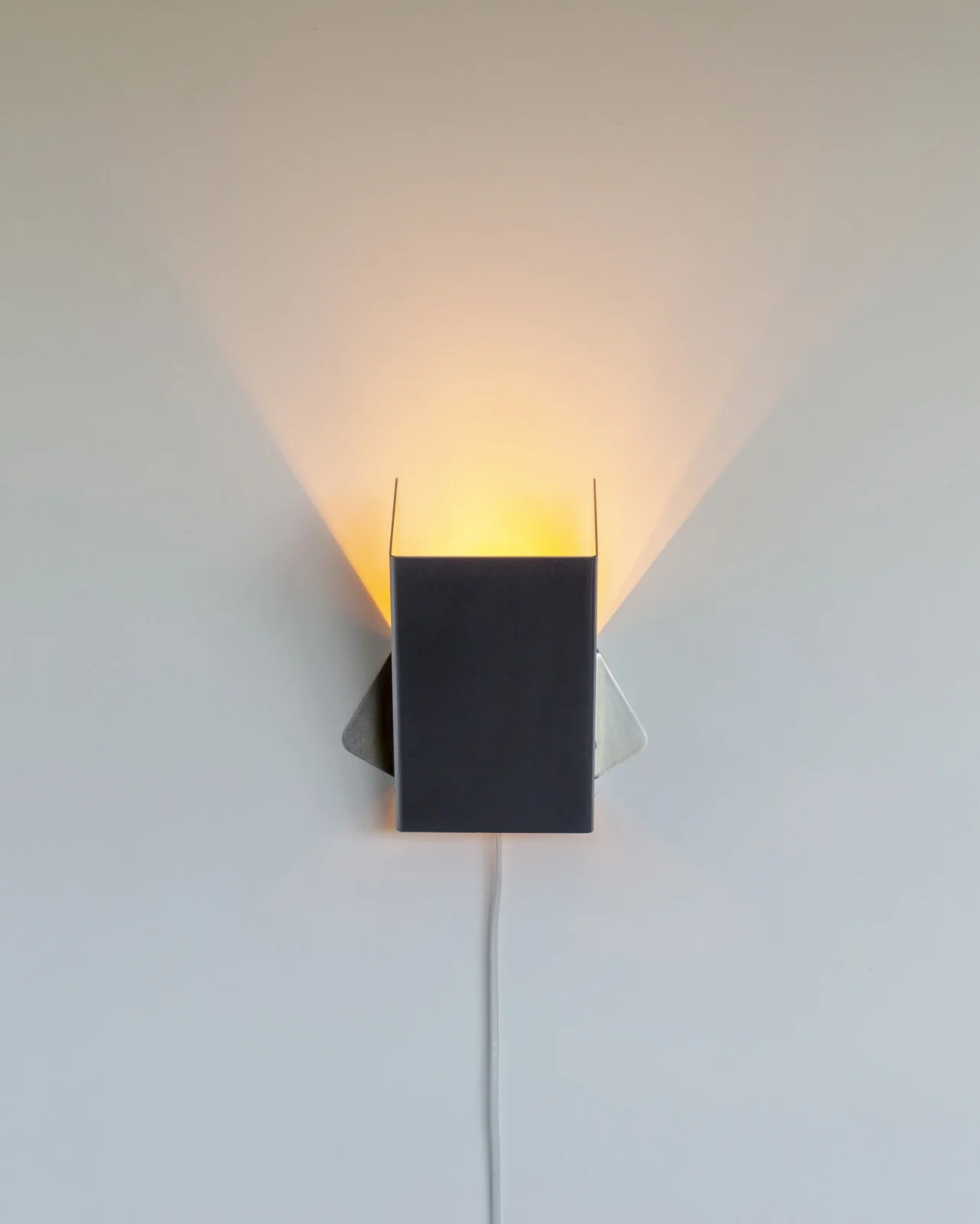 Versa Wall Sconce In Stainless Steel — 10