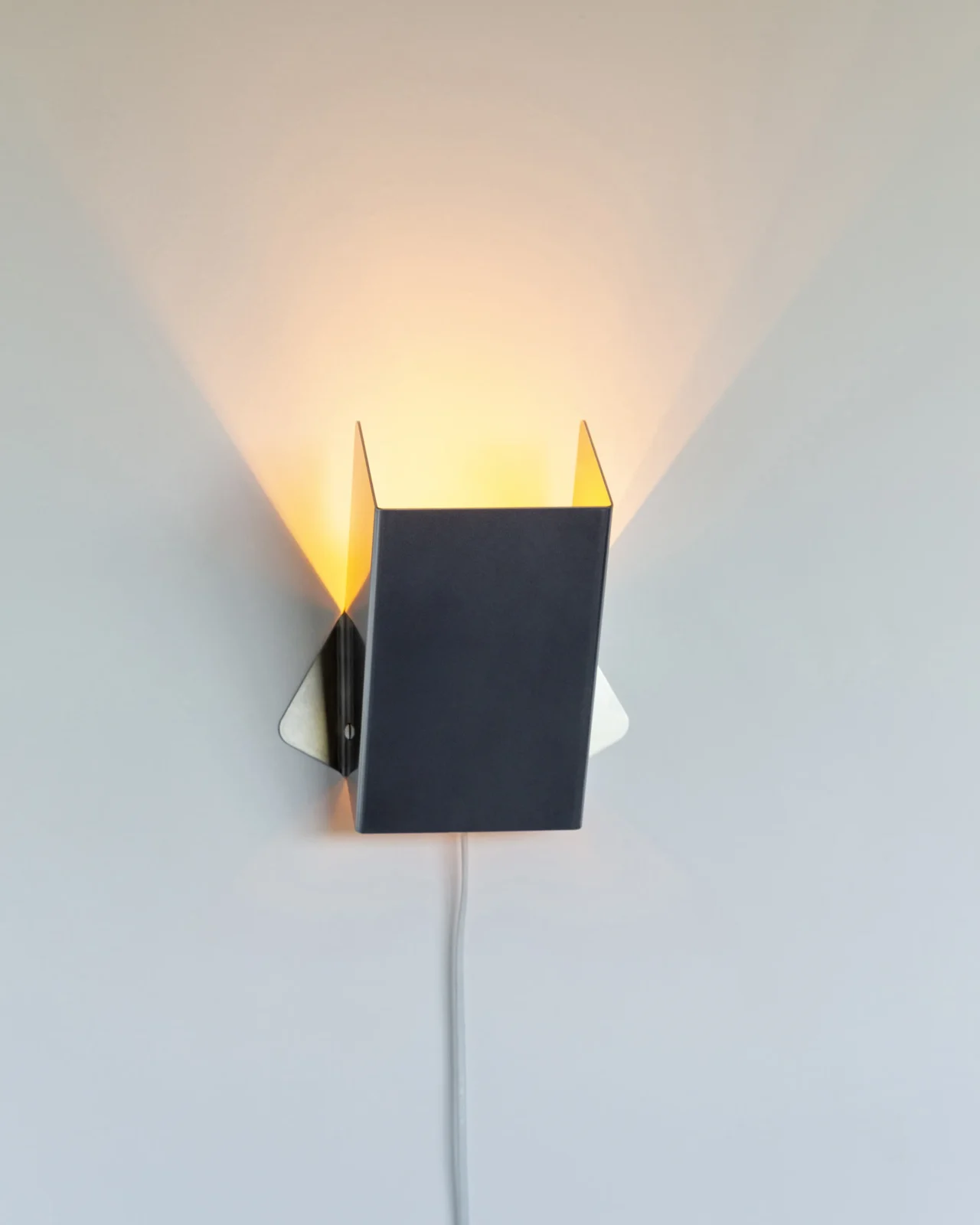 Versa Wall Sconce In Stainless Steel — 6