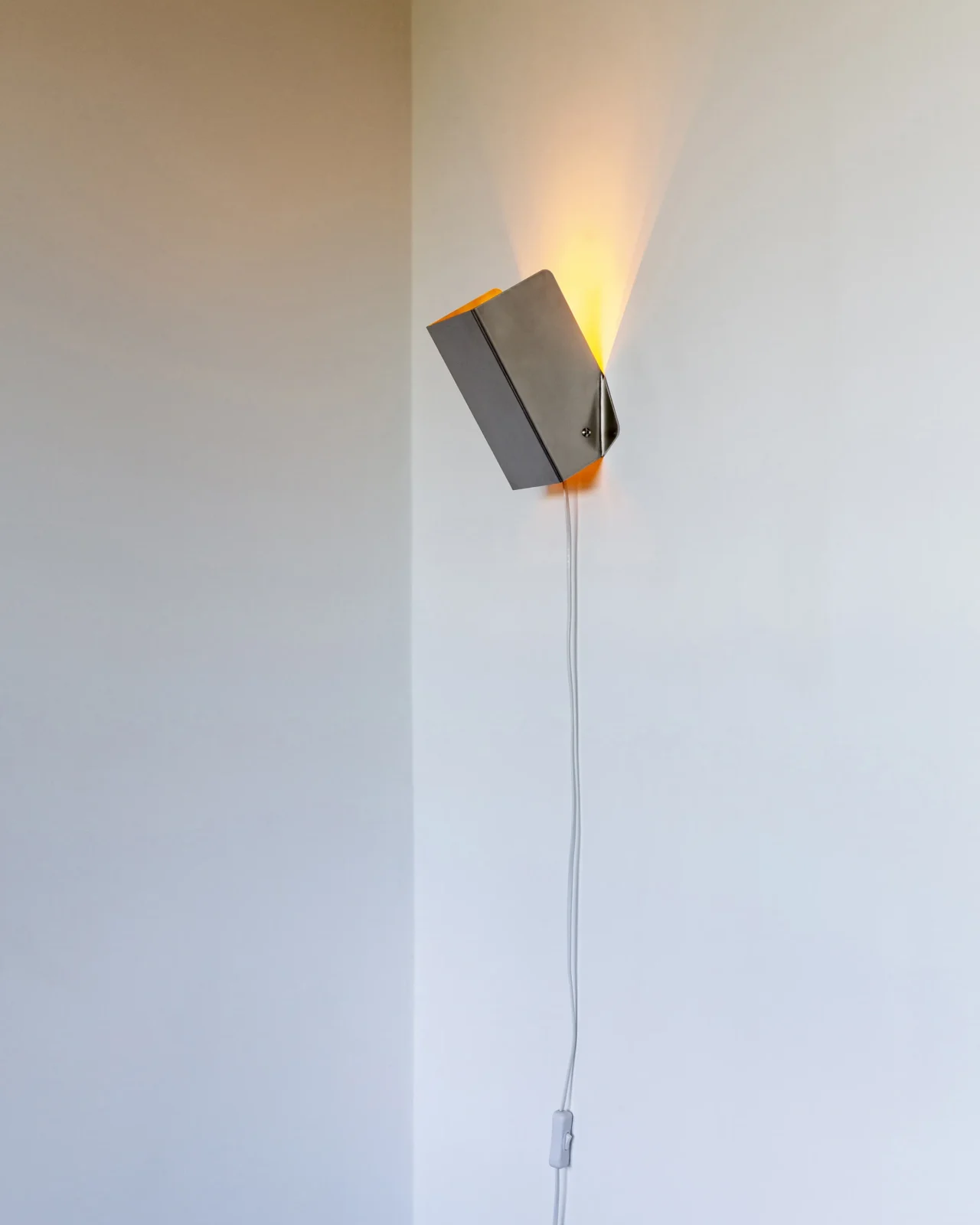 Versa Wall Sconce In Stainless Steel — 4