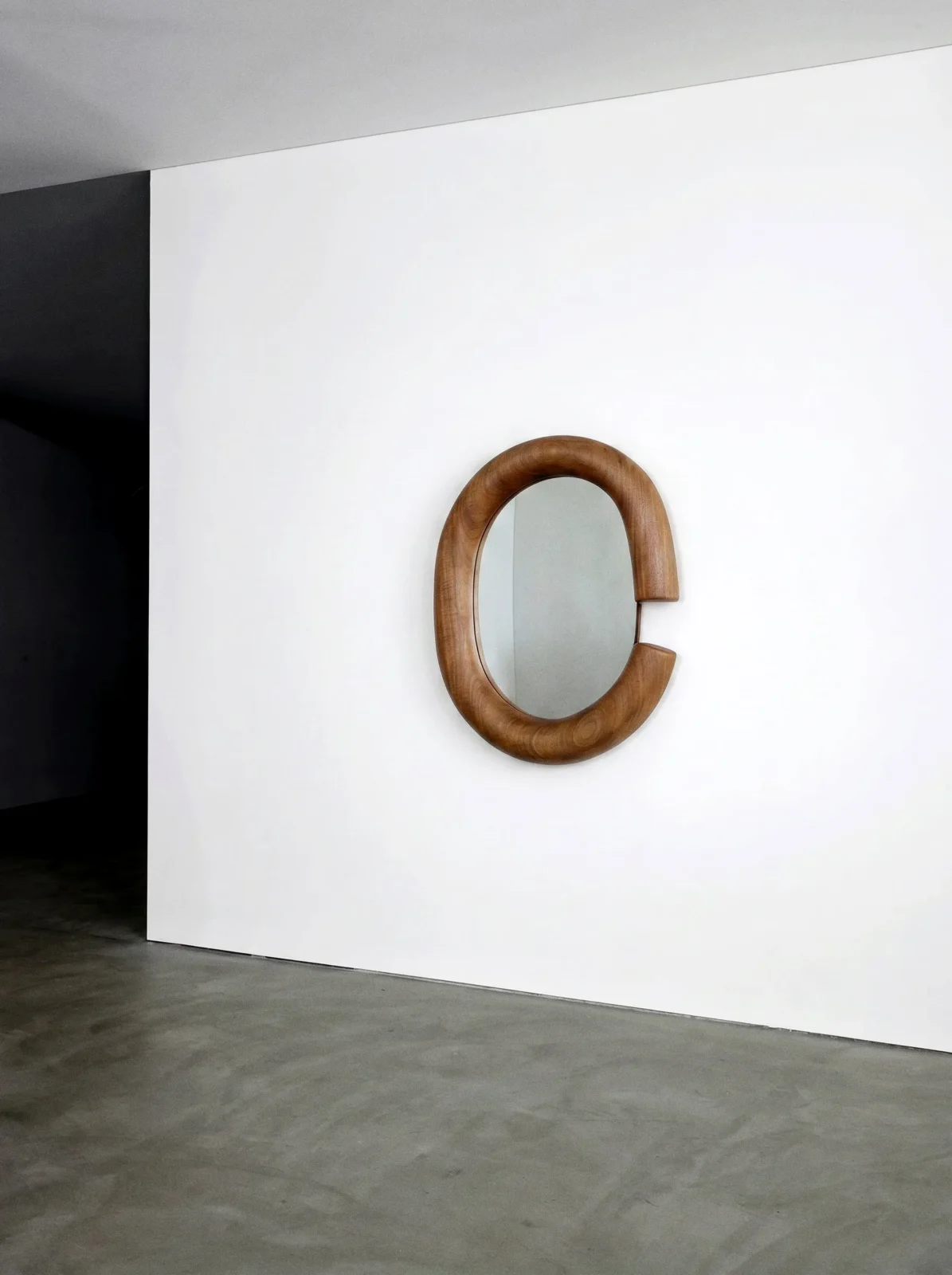 Abraço — Sculptural Curved Wood Wall Mirror — 2