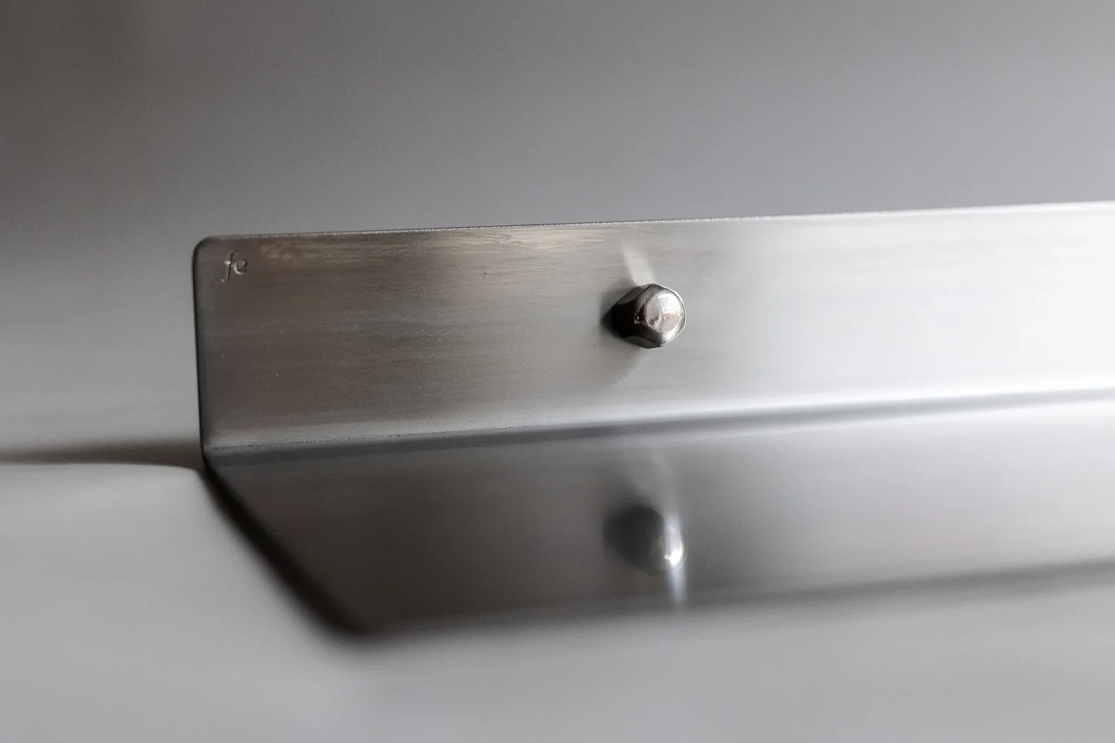 Bent Wall Shelf 02 — 2