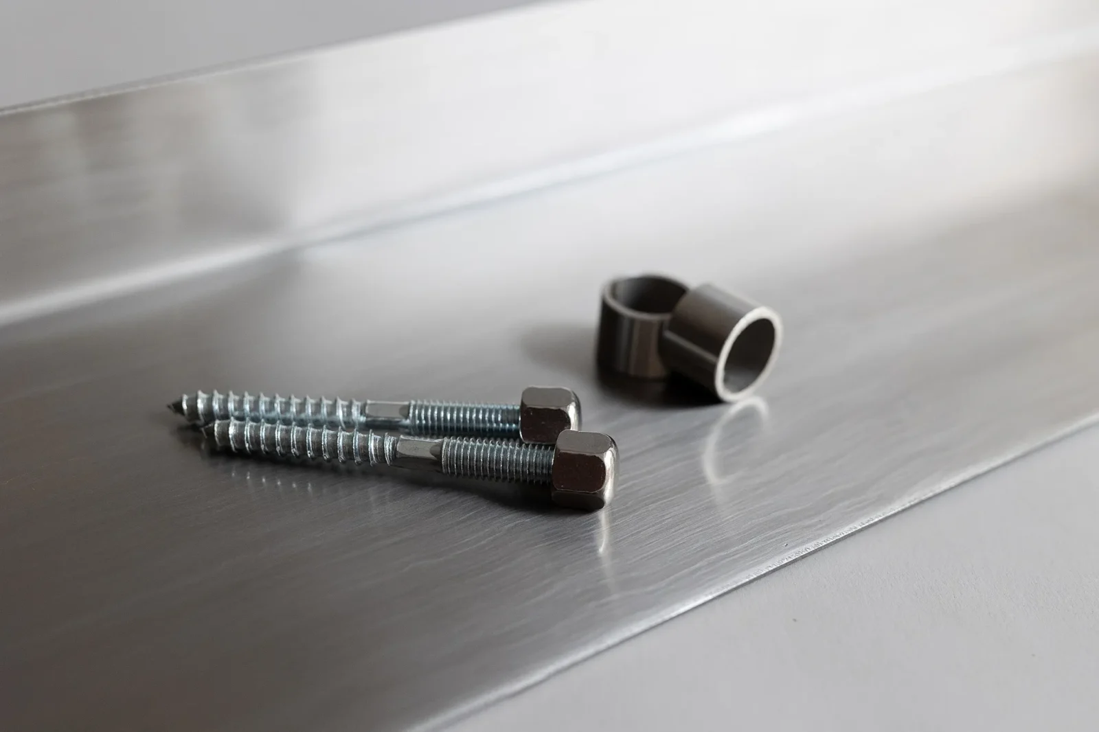 Bent Wall Shelf 02 — 6