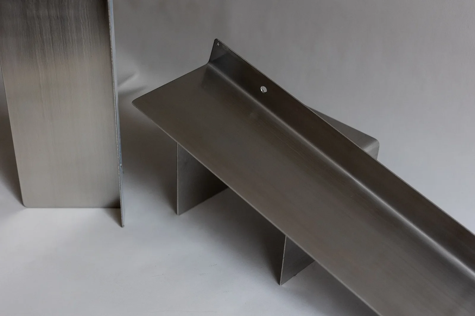 Bent Wall Shelf 02 — 9