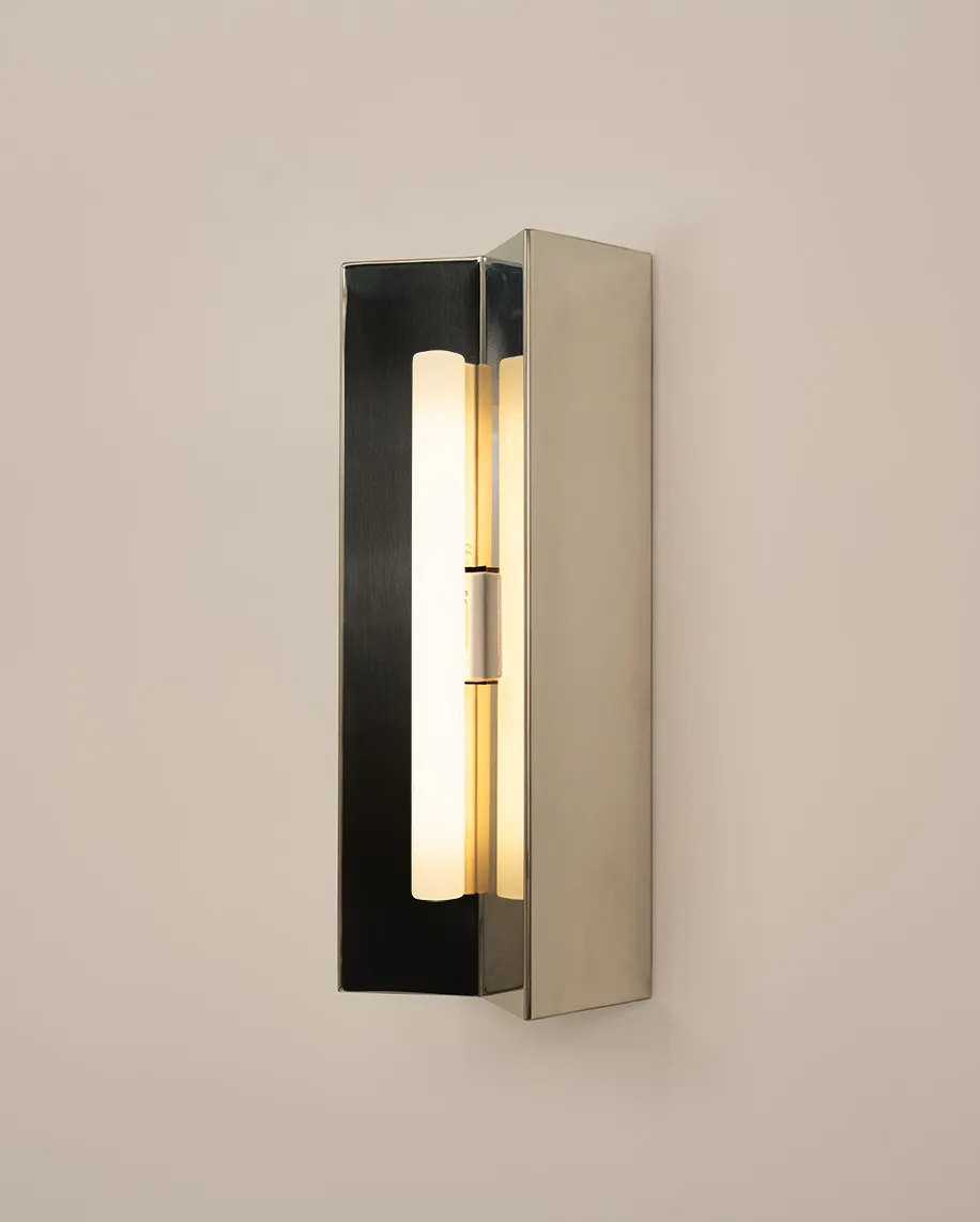 Arrow S American Wall Sconce in Polished Steel — 2