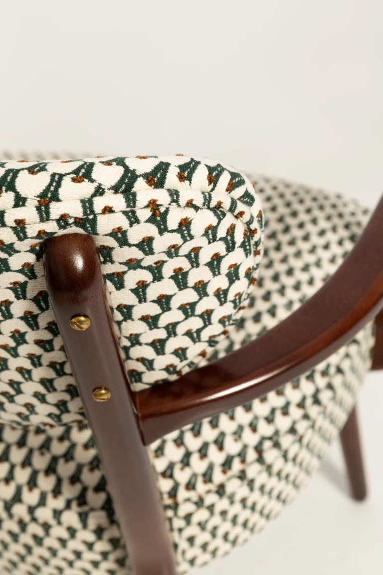 Vintola Studio Hug Chair In Jacquard Fabric — 8