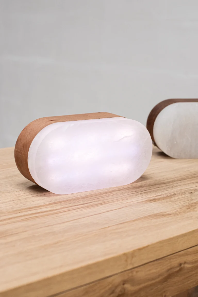 Cumulo Table Lamp in Alabaster and Oak Wood — 4