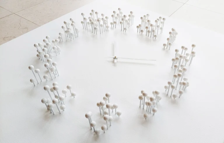 "mocap" Illusionistic Wall Clock — 3