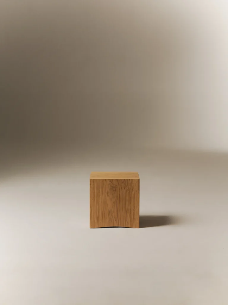 Castle Side Table in Solid Oak — 2