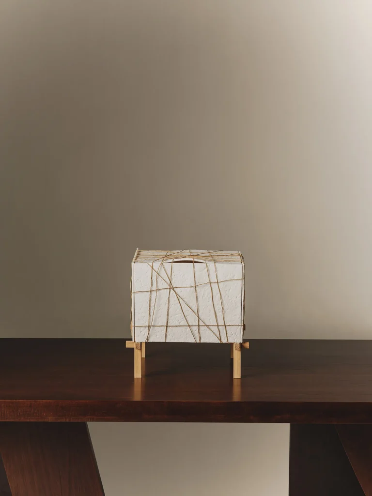 Fardo Table Lamp in Porcelain, Oak Wood and Rope — 3