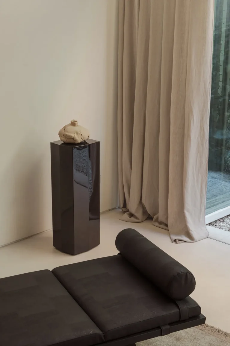 Contemporary Daybed — 2