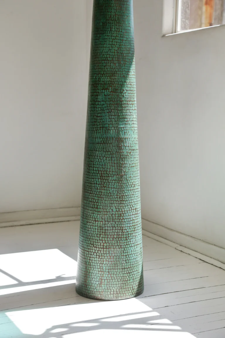 Artefacto Copper Venus Floor Lamp in Hammered Copper — 4