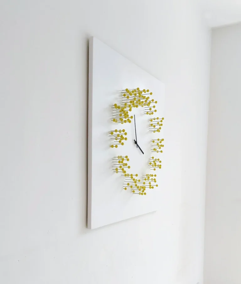 "mocap" Illusionistic Wall Clock White/yellow — 3
