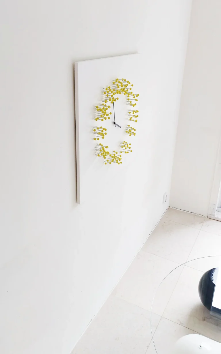 "mocap" Illusionistic Wall Clock White/yellow — 8