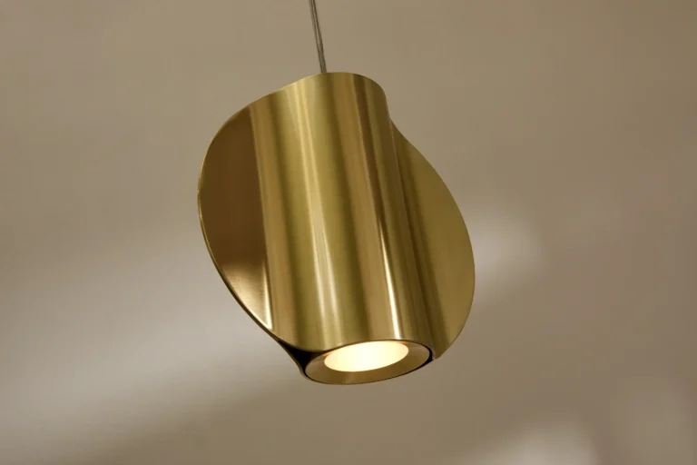 Pétale Pendant Lamp in Brass — 3