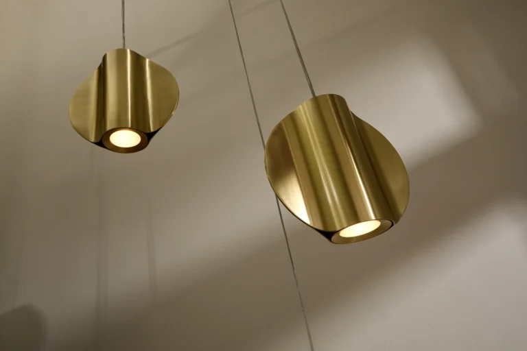 Pétale Pendant Lamp in Brass — 4