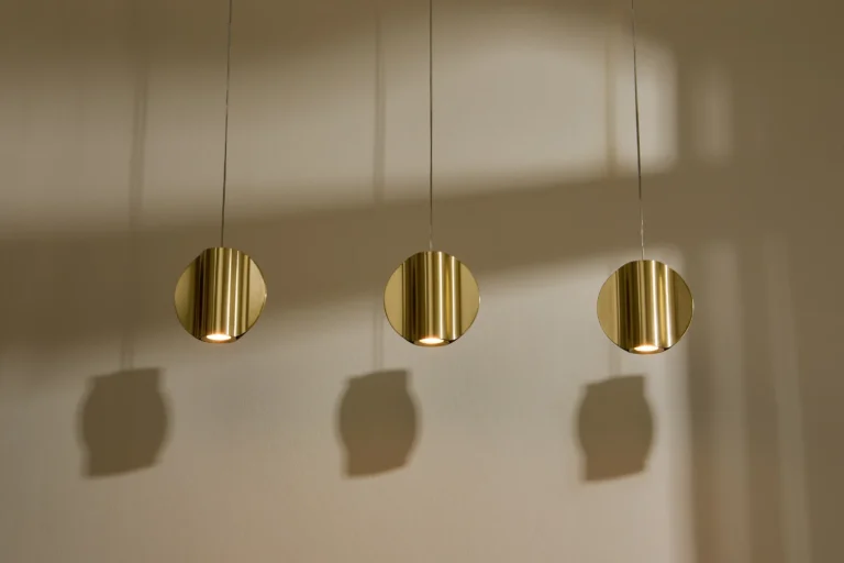 Pétale Pendant Lamp in Brass — 6