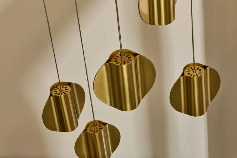 Pétale Pendant Lamp in Brass — 7